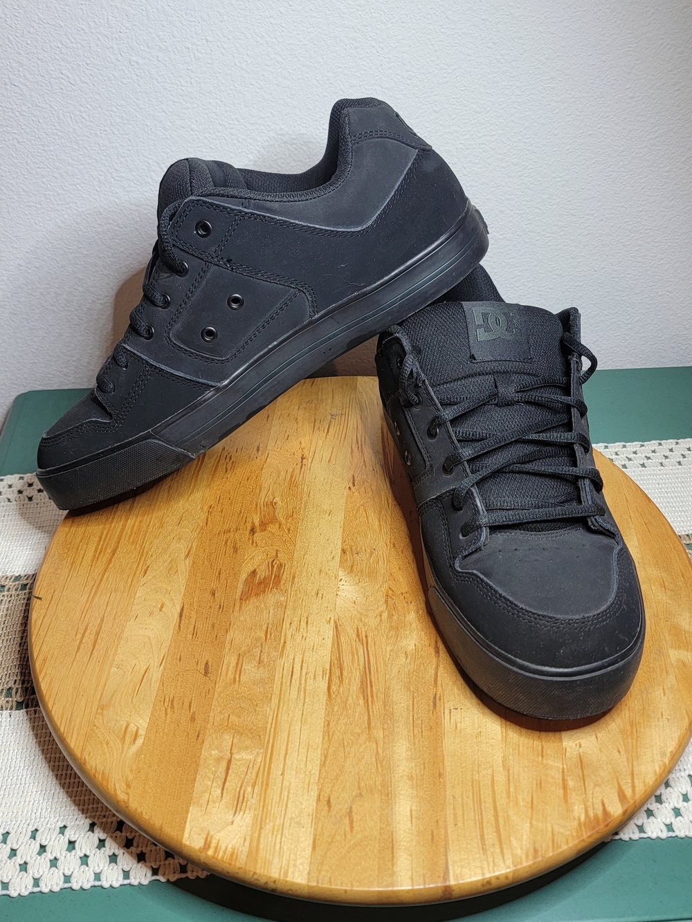 DC Shoes Men’s Black Skate Sneakers Sz 12